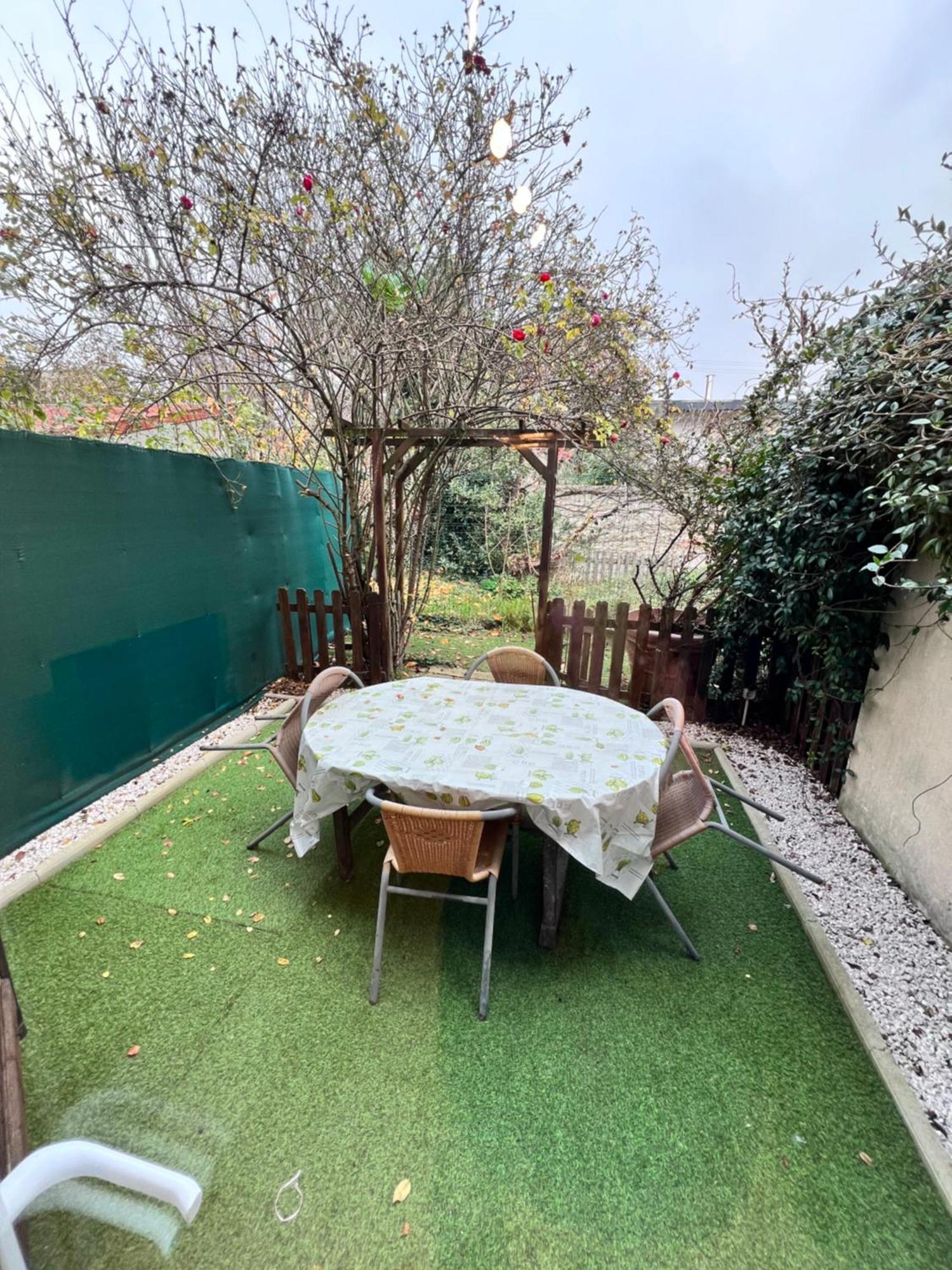 F2 Avec Terrasse Apartman Saint-Denis  Kültér fotó